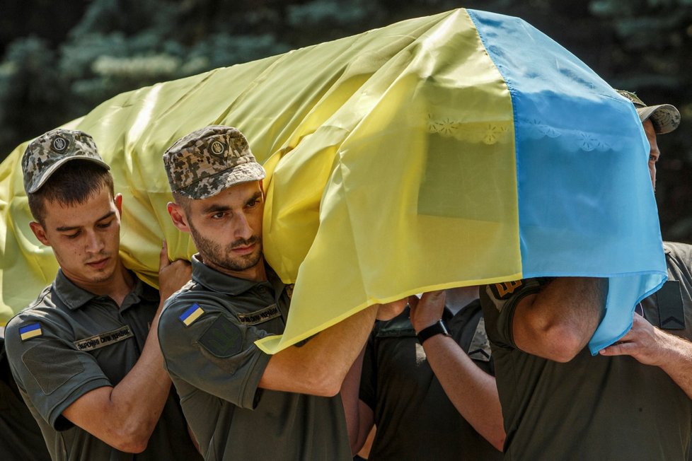 Válka na Ukrajině: Pohřeb vojáka Vitalije v Užhorodě (8.8.2022)