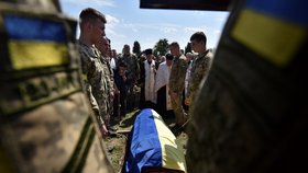 Válka na Ukrajině: Pohřeb vojáka