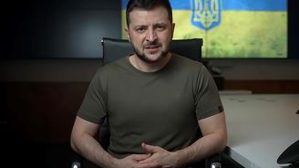 Zelenskyj zve do Kyjeva Bidena s Macronem, toho chce přesvědčit o páchání genocidy na Ukrajině