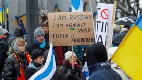Válka na Ukrajině: Protesty proti ruské agresi ve Švédsku (2.4.2022)