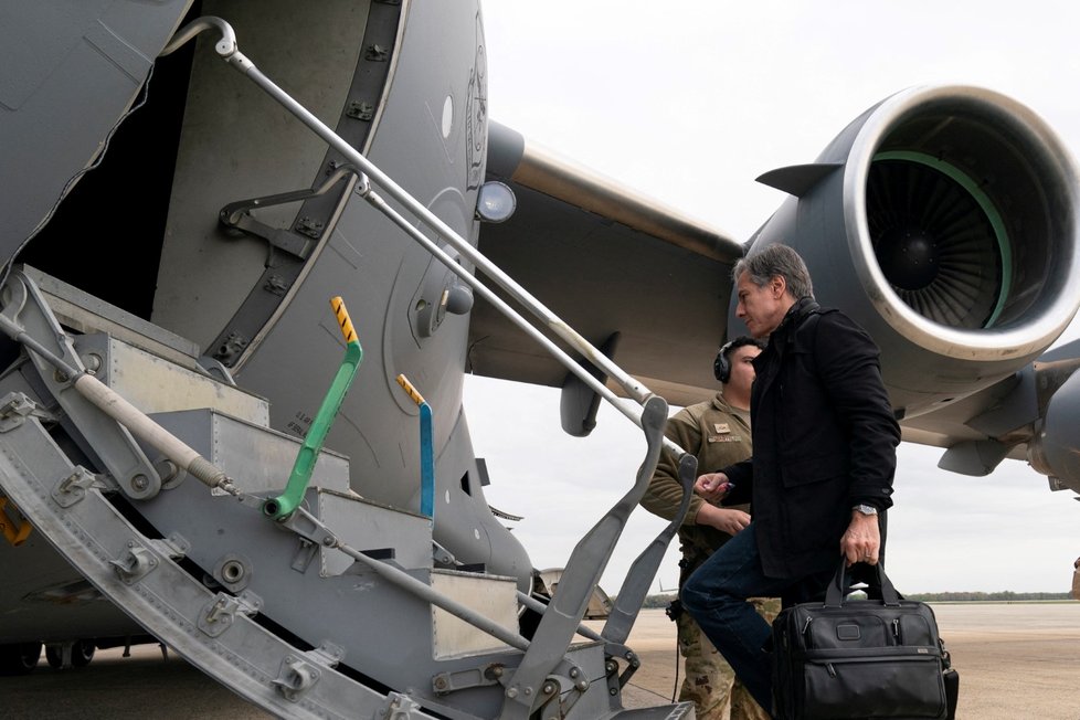 Válka na Ukrajině: Americký ministr zahraničí Antony Blinken vyrazil při cestě do Kyjeva (25.4.2022)