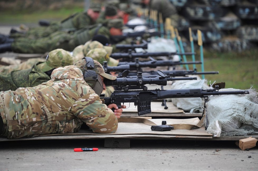 Válka na Ukrajině: Rusové cvičí v oblasti Rostov (4.10.2022)