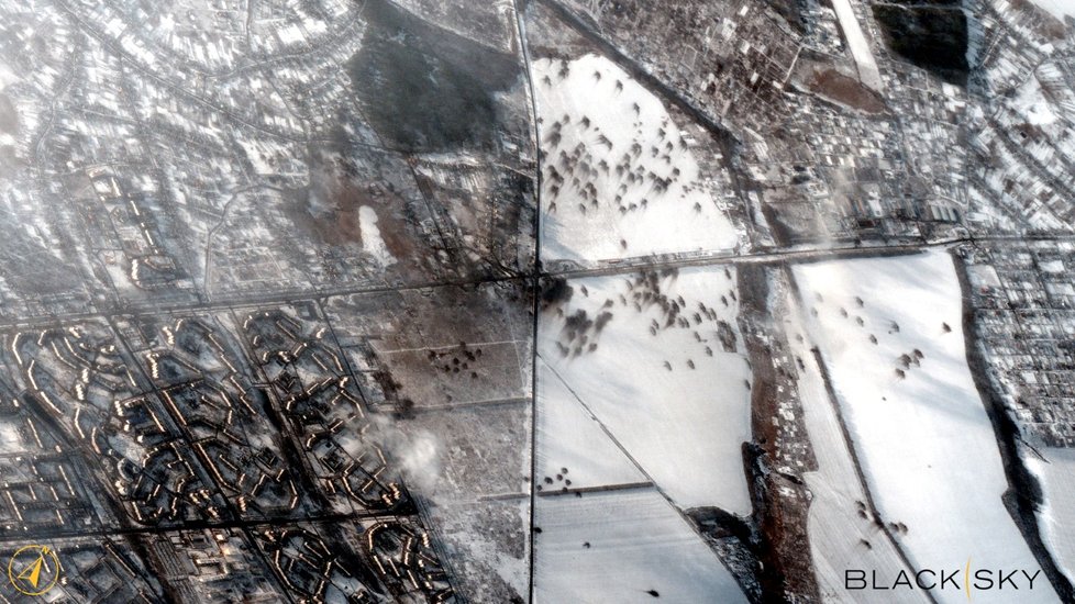 Válka na Ukrajině: Satelitní snímky pole po bitvě (27.2.2022)