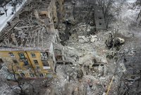 ONLINE: Raketový útok na obytný dům v Kramatorsku! A Pavel podporuje dodávky stíhaček