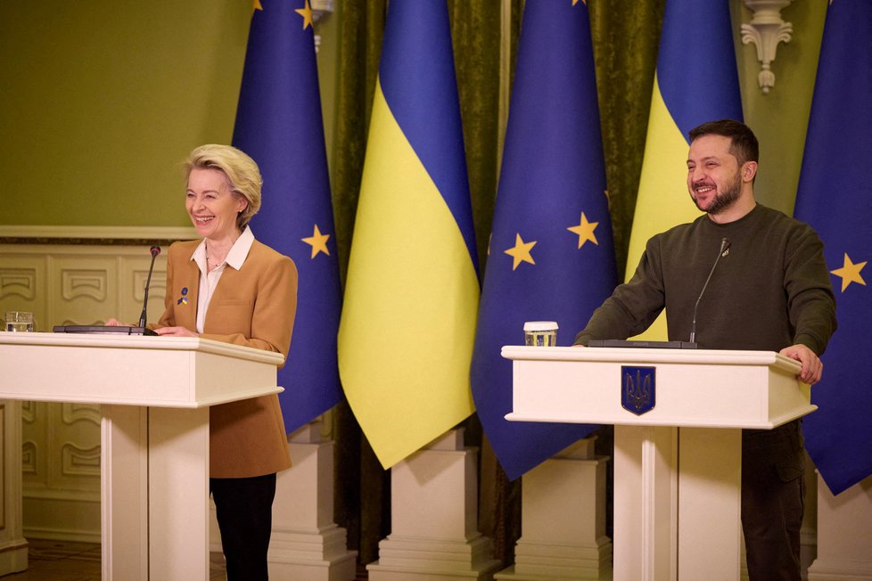 Předsedkyně Evropské komise Ursula von der Leyenová dorazila do Kyjeva. Setkala se s Volodymyrem Zelenským.