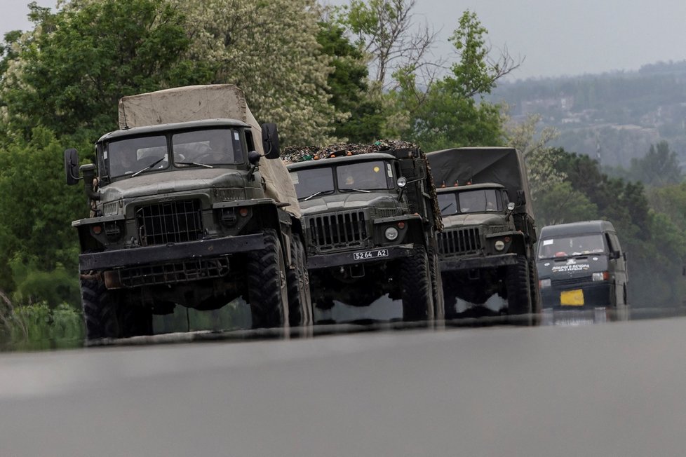 Válka na Ukrajině: Přesouvání obrněných vozů na Ukrajině (31.5.2022)