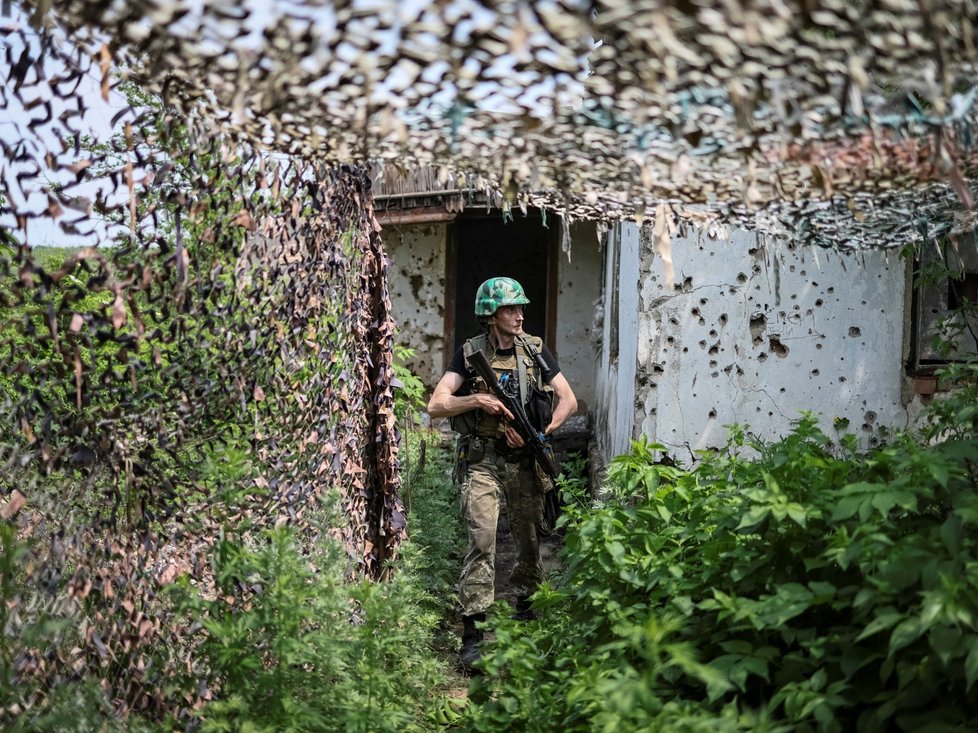 Válka na Ukrajině: Donbas se za poslední tři měsíce proměnil v pravé válečné místo (5.6.2022)