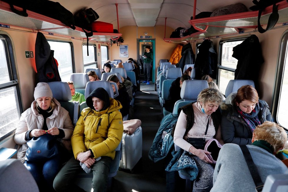 Válka na Ukrajině: Uprchlíci na hranicích s Ukrajinou. Za týden války uteklo přes 650 tisíc lidí (4.3.2022)