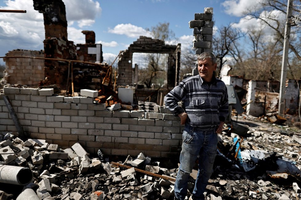 Válka na Ukrajině: Městečko Lukašivka je v troskách. (27.4.2022)