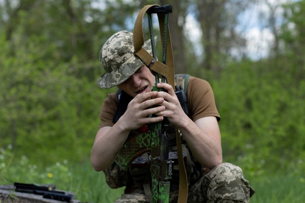 Válka na Ukrajině: Voják ve Svjatohirsku (27.4.2022)