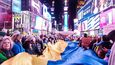 Proti konfliktu mezi Ruskem a Ukrajinou protestovali také lidé v USA - New York, Time Square, 25.2. 2022