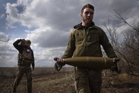 Mrazivé varování pro Ukrajinu: Rusové mají desetkrát víc munice, tvrdí americký generál