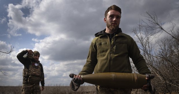 Mrazivé varování pro Ukrajinu: Rusové mají desetkrát víc munice, tvrdí americký generál