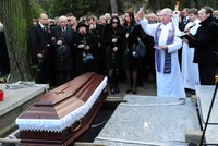 Pohřeb zavražděného Valka: Dcera Jana se zhroutila nad hrobem