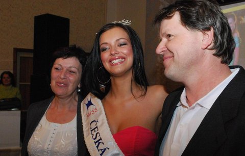 Českou Miss vítali doma nejen rodiče