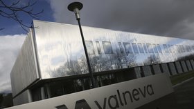 Vakcíny chce na evropský trh dodat do konce roku i francouzská firma Valneva.