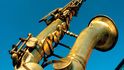Dinant je plný malých i velkých saxofonů.