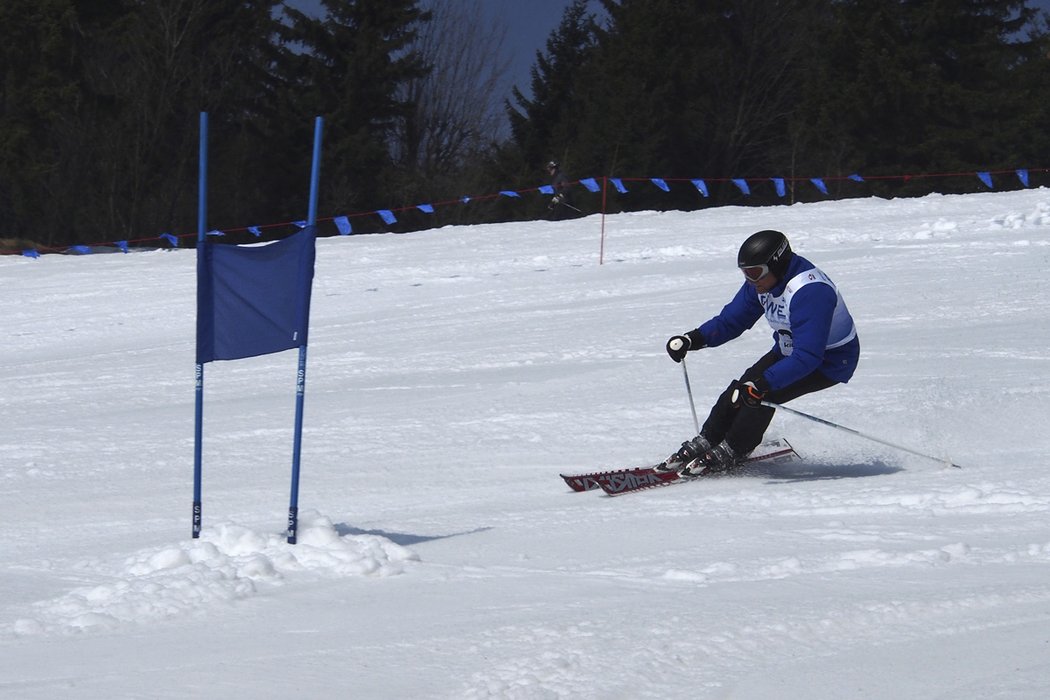 Novinářského mistrovství republiky v lyžování se zúčastnil i žokej Josef Váňa