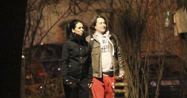 Manžel Vandy Saša Rašilov se současnou partnerkou Věrou Miťkovou.