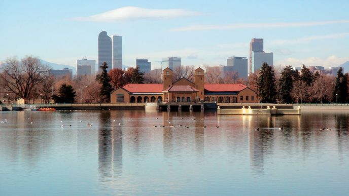 DENVER je proslulý jako město s početnými parky. Crown Hill Park se může pochlubit i rozlehlou vodní hladinou.