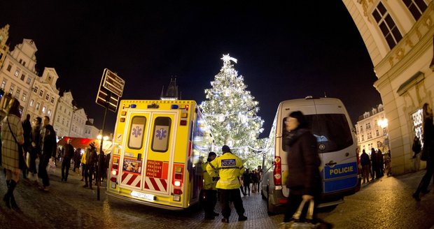 Hrozba teroru ovlivnila advent: Strom v Praze se rozsvěcel každou celou hodinu