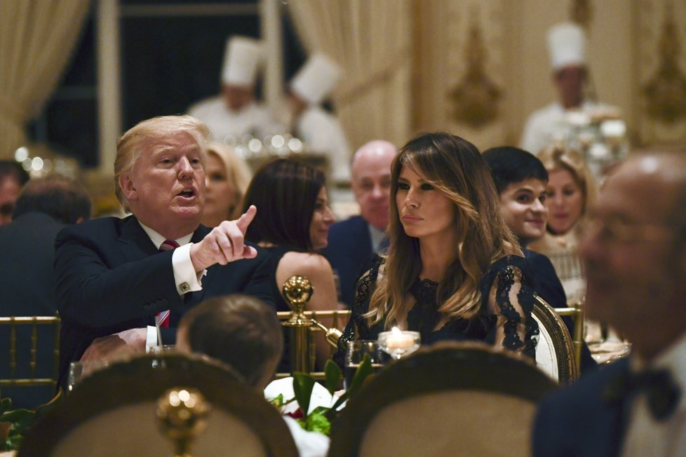 Trumpovi na večeři Díkuvzdání