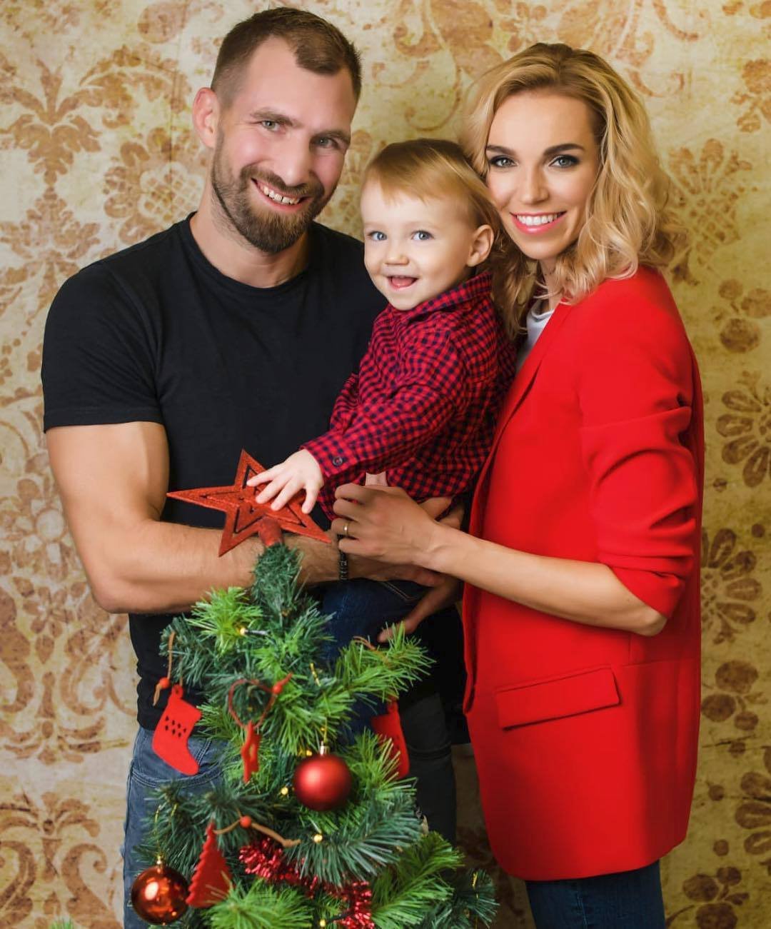 Hana Mašlíková Reinders a André Reinders se synem na Vánoce