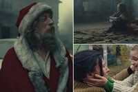 Santa vyhýbající se kulkám a opuštěné plačící dítě: Děsivé vánoční video šokovalo svět