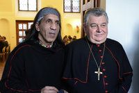 Duka hostil bezdomovce: Církev má pochopení, snažte se ale vrátit k rodinám