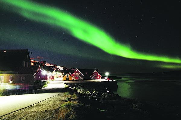 Záře, která zdobí svátky v grónském Nuuku