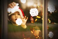 Vánoční inspirace: Za pár korun si vykouzlíte krásné dekorace do oken