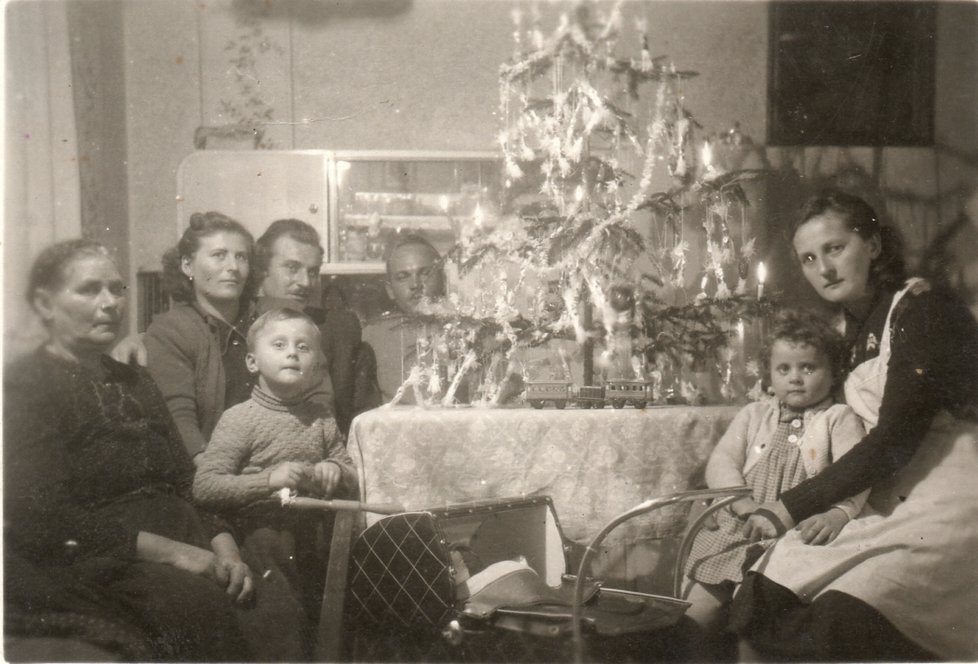 Vánoce za totáče: Rok 1949