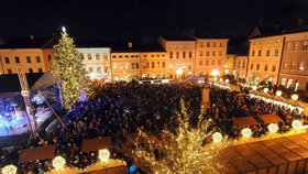 Takhle vypadaly vánoční trhy na náměstí Svobody ve Frýdku-Místku před dvěma lety.