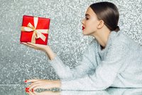 Nejkrásnější vánoční balíčky s kosmetikou: Kde seženete ty nejhezčí?