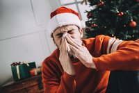 Těchto 6 komplikací při zdobení vánočního stromečku může odhalit rakovinu: Na co si dát pozor?