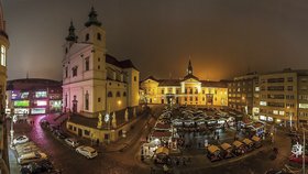 Vánoční novinka v Brně: Zimní kino nejen pro děti na Dominikánském náměstí