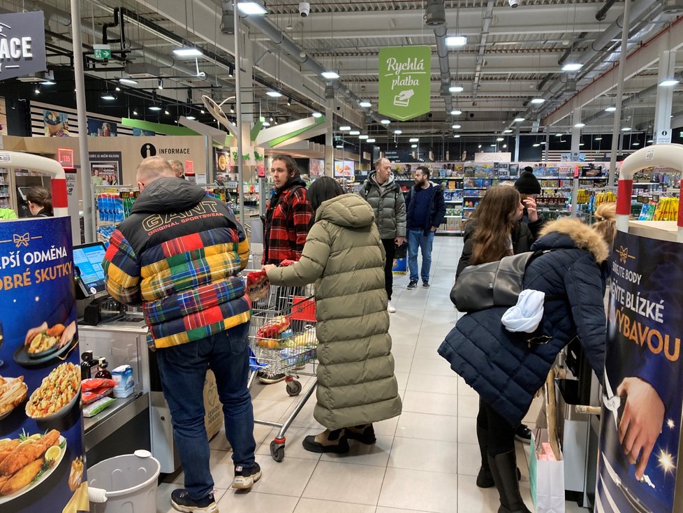 Obchodní centrum na pražském Chodově. (4.12.2022)