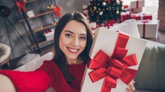 Nemáte ještě všechny dárky? Tipy, jak je pořídit, a přitom ušetřit Nemáte ještě všechny dárky? Tipy, jak je pořídit, a přitom ušetřit