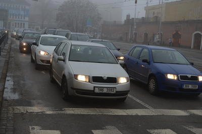 Nákupní a dopravní šílenství – obraz předvánočního Brna.