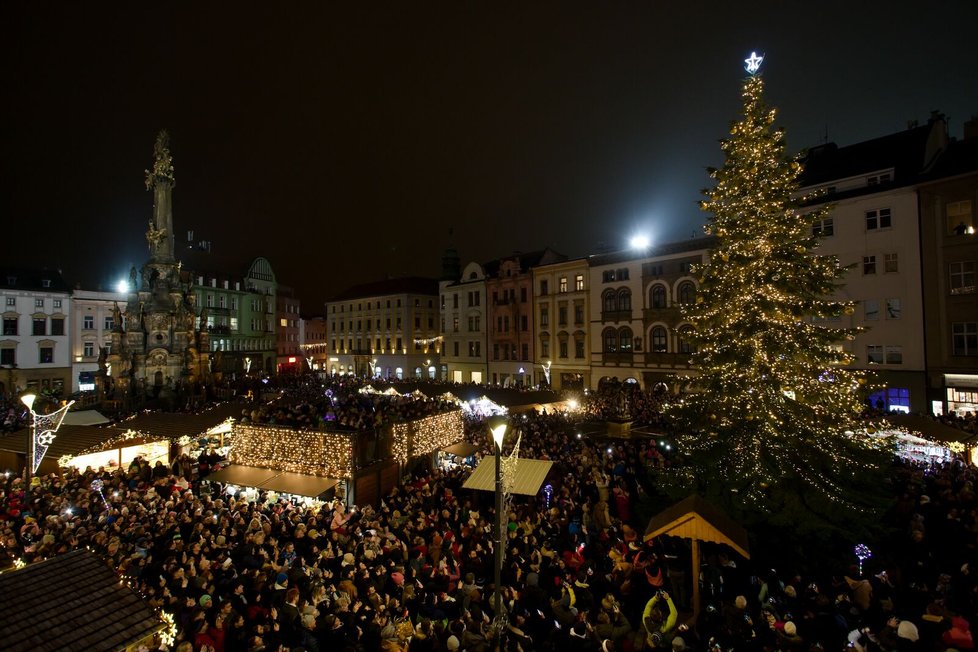Vánoční strom v Olomouci.