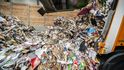 Kvůli zvýšené poptávce po surovinách pro německý průmysl, ze kterých pak vzniká přebytečný odpad, se v Česku nestíhá recyklovat. (ilustrační foto)