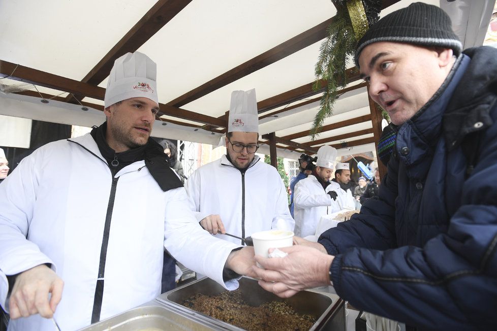 V kalendáři jsou dohledatelné informace o veřejných akcích, ale také o kontrole u zubaře nebo kdy oddává.