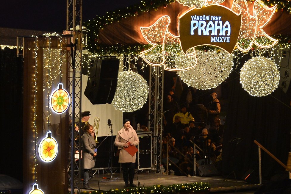 Vánoční strom rozsvěcovala pražská primátorka Adriana Krnáčová.