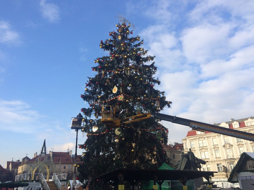 Slavnostní rozsvícení vánočního stromku na »Staromáku« proběhne 2. prosince v 16:30.