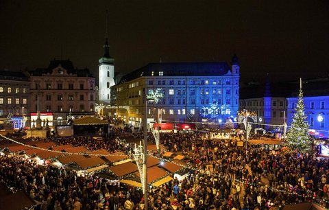 Průvodce adventními trhy v Brně: Kam na obří kolo, kde uvidíte unikátní betlém 