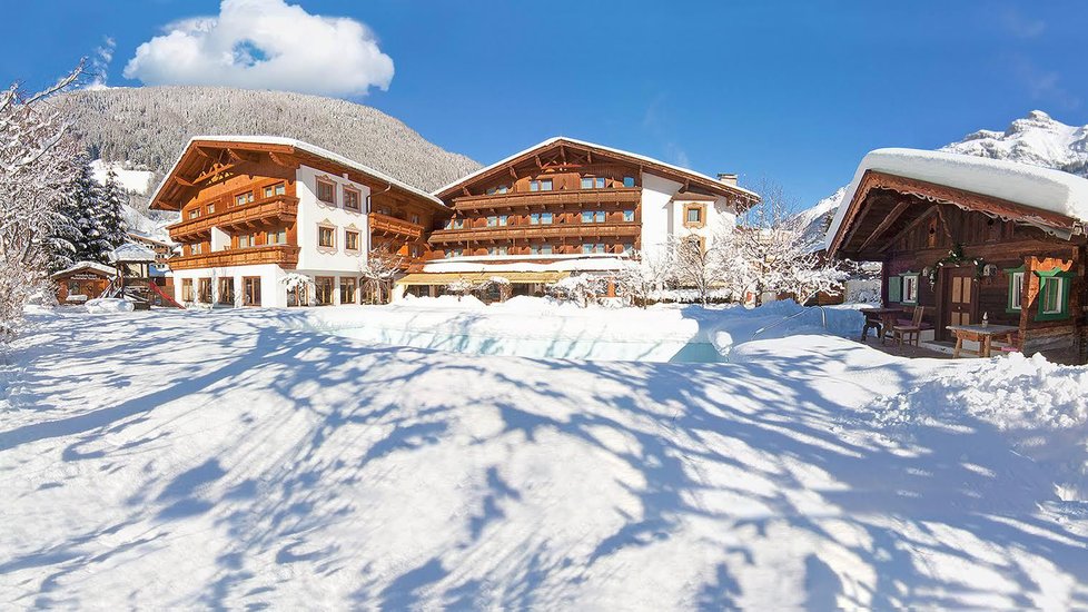 Nádherné ubytování ve wellnes hotelu Alpenhotel Tirolerhof včetně skipasu na ledovec Stubai. Cena od: 3 noci od 8,980 Kč 7 nocí od 21,300 Kč https://www.tirolergletscher.com/cz/region-stubaier-gletscher/stubaier-gletscher