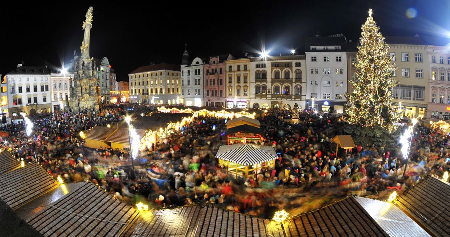 Zbývá už jen 5 dnů a je tu advent. Pro některé doba očekávání příchodu Spasitele, pro jiné těšení se na Vánoce. Ve většině měst se rozzáří vánoční stromky a ožijí vánoční trhy.