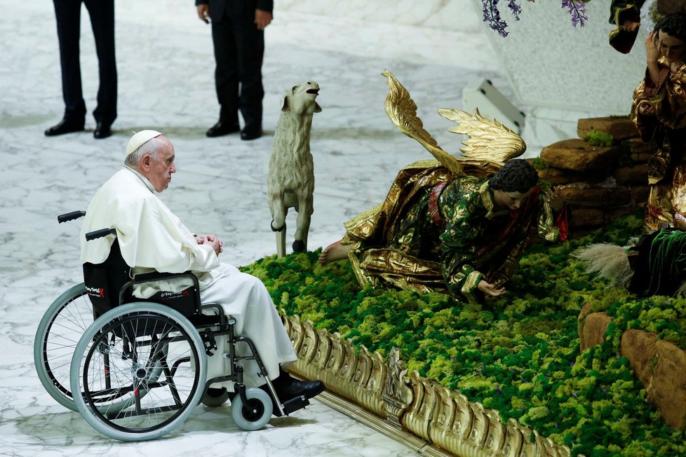 Ve Vatikánu rozsvítili vánoční strom a odhalili betlém, nechyběl u toho ani papež František.