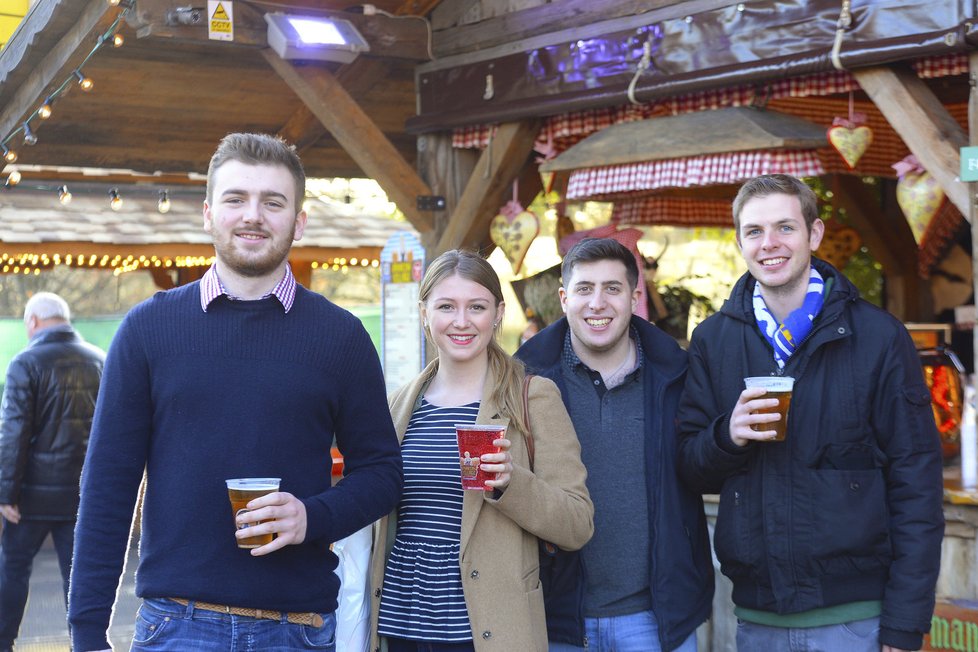 Můžete zde sice ochutnat bavorské klobásy, německé pivo a švýcarské speciality, tradiční anglické lahůdky však nikoli.