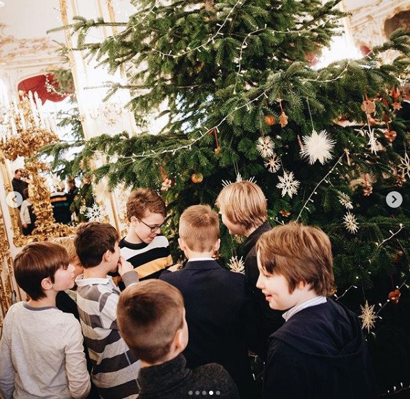 Výzdoba v sídle rakouského prezidenta Van der Bellena.